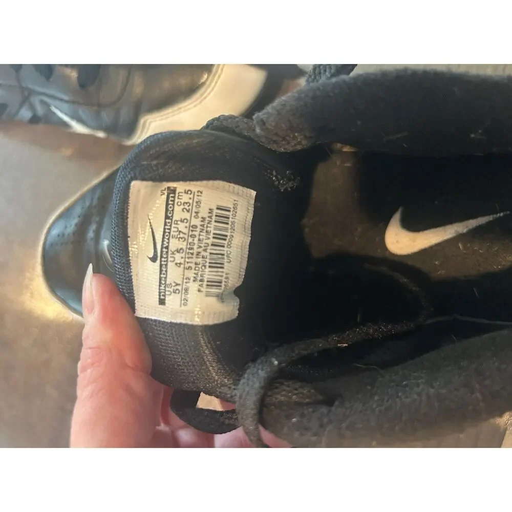Nike Landshark Mercurial Vapor Youth Cleats Size 5 Black White